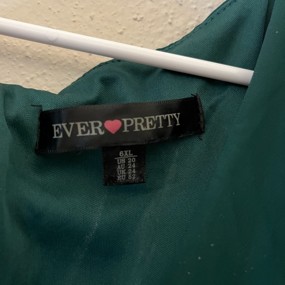 Ever Pretty Green Embellished Sleeveless V-Neck Maxi Gown - Picture 4 of 4